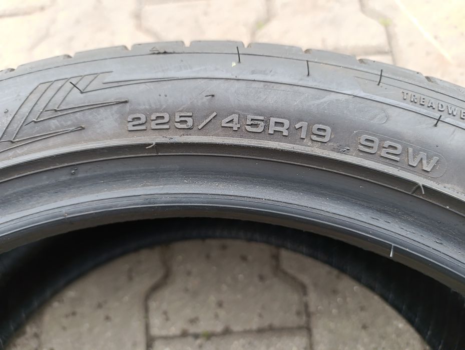 Anvelope de vara 225 45 19 Dunlop Runflat RT2 dot 2020