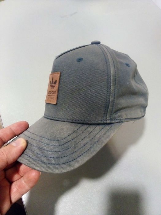 Șapcă adidas originală (modelul șters nu decolorat)
