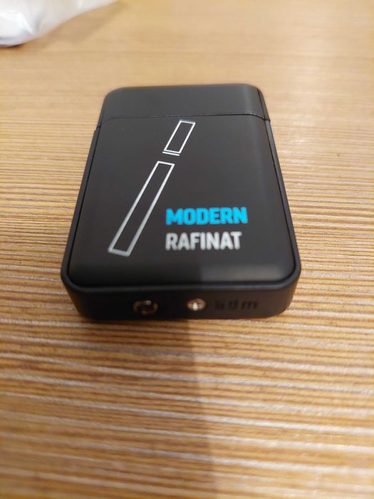 Brichetă metalica antivant reincarcabila de la Winston ,sigilata