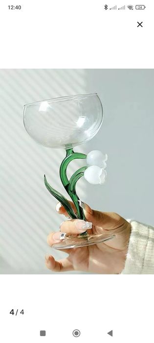 Изысканнык бокалы-креманки с роскошным дизайном ""ландышами""..
Выдувн