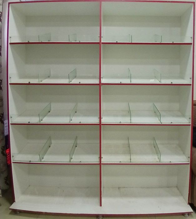 Стеллаж (ду́кон учун пу́лкалар)