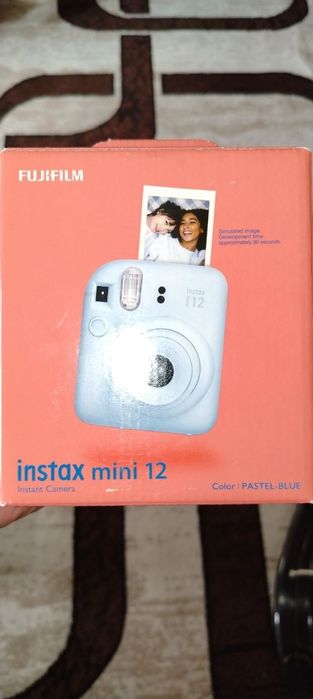 Продаётся INSTAX Mini 12