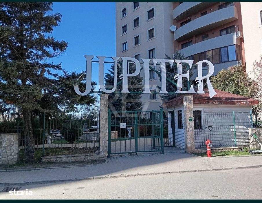 2 Camere Complex Jupiter | 65 mp | Parcare — fotografia 1