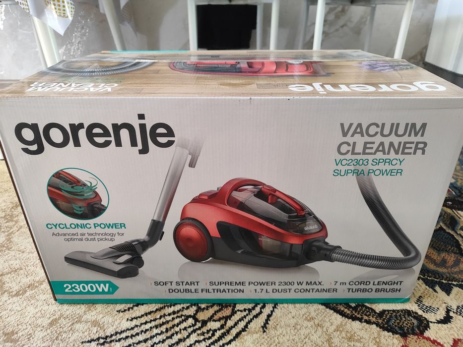Пылесос Gorenje красный