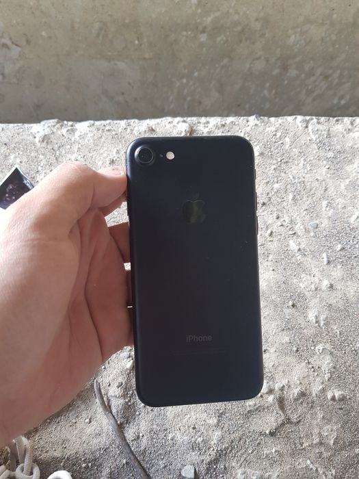 Iphone 7 rangi qora 32 gb