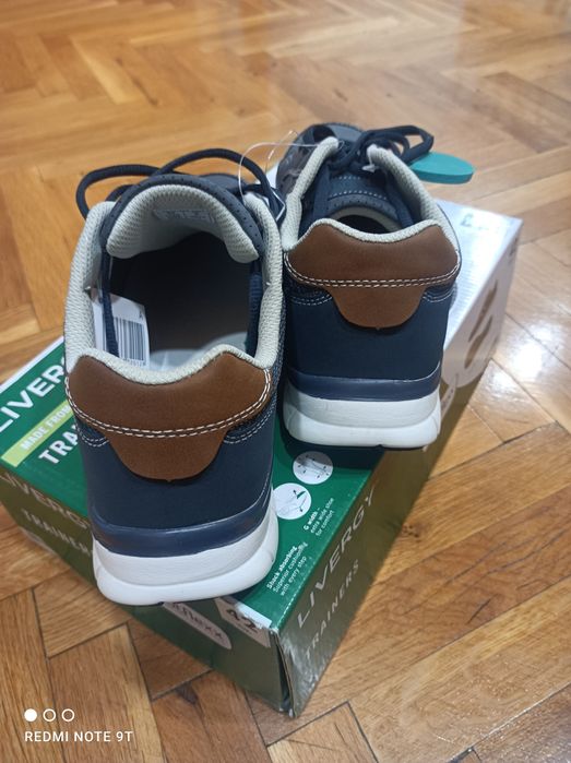 Спортна обувка чисто нови