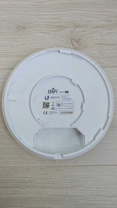 Ubiquiti UniFi Access Point AP AC Pro UAP-AC-PRO dual-band 2.4/5GHz PoE