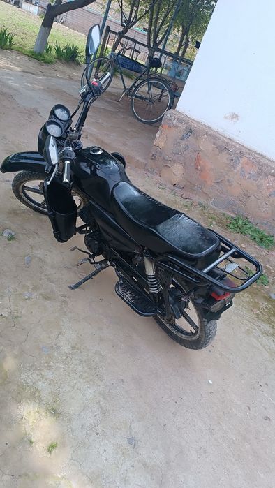 Moto sotiladi srochniga 10/9  holati
