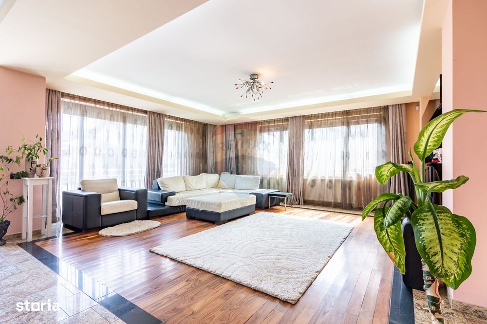 Vanzare Vilă cu 7 camere  Corbeanca