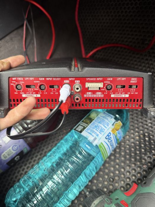 Продавам pioneer 1000w усилвател 4 канален