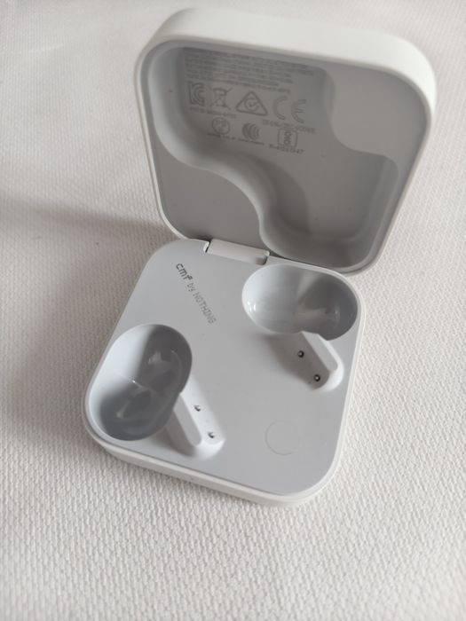 Продам кейс от наушника CMF Buds Pro 2.