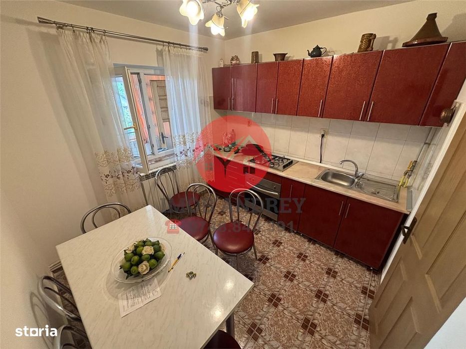 Apartament 2 camere de vanzare, decomandat, C5 — fotografia 3