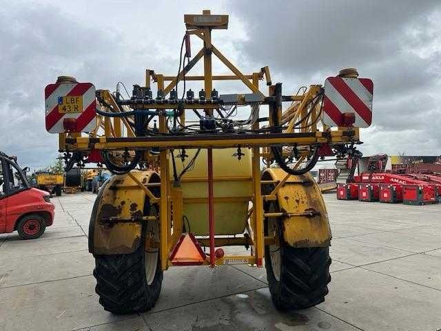 Masina de erbicidat Dubex - 2500 Litri , latime 27 m