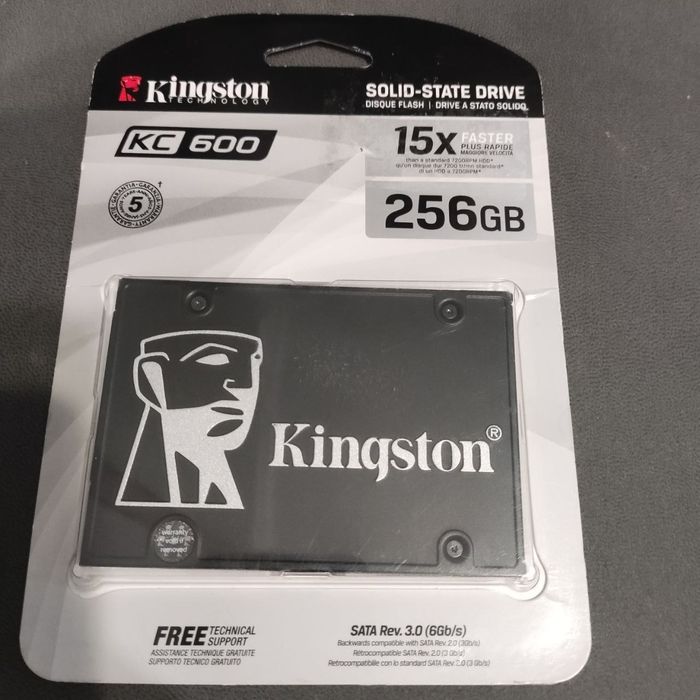 Продам SSD 2.5 Kingston KC600 256Gb.