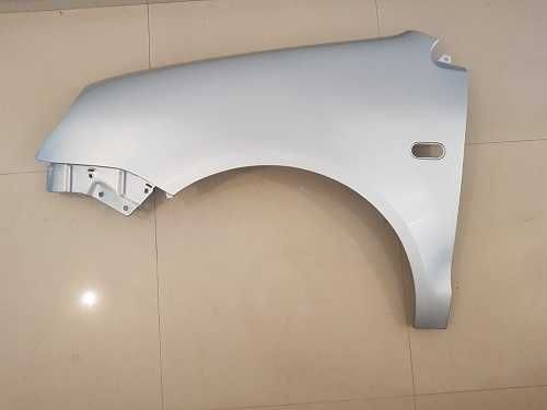 Aripa fata stanga VW Polo 9N 05 – 09 vopsita argintiu LA7W