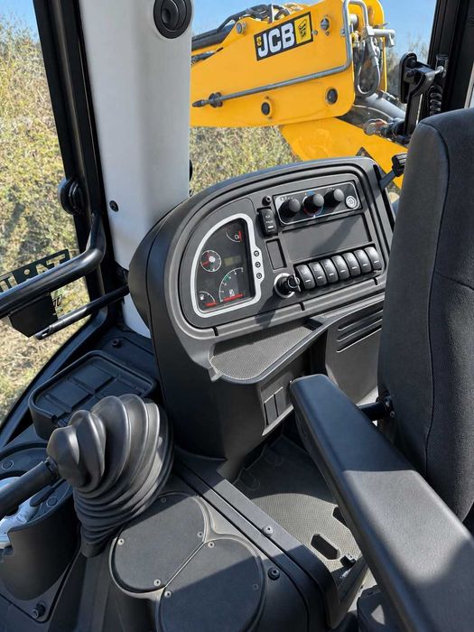 Багер JCB 4CX