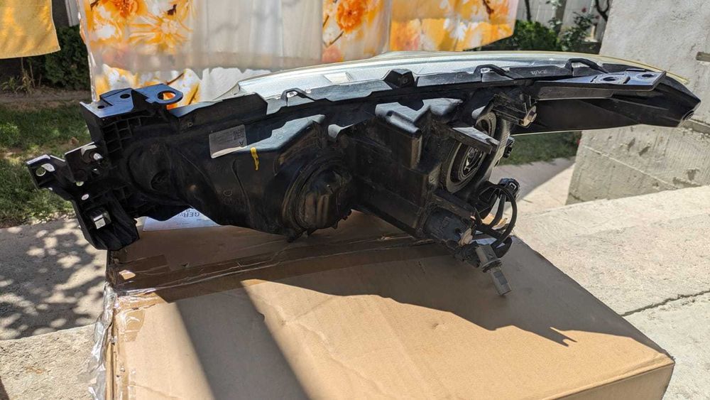 Far dreapta Mazda 3 generatie BM (2013-2018)