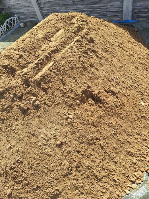Pământ galben nisipos pentru gazon calitatea 1