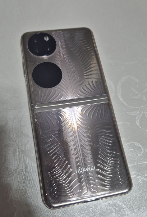 Срочно продам Huawei P50 Pocket Premium Edition 12/512GB