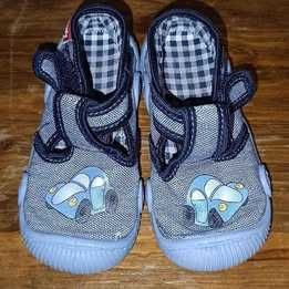 Детски пантофи от естествени материали - втора употреба