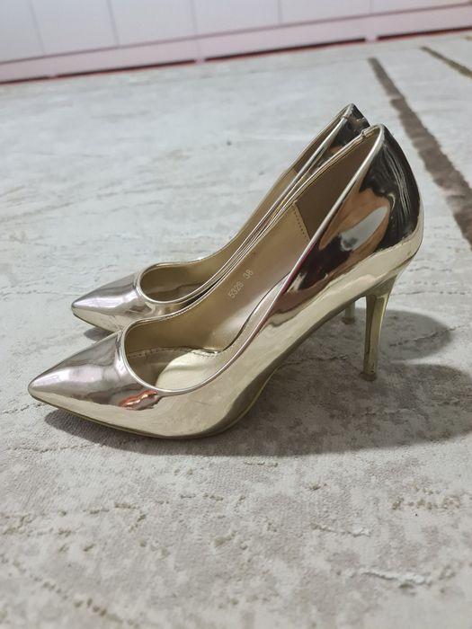 Туфли на каблуках. 38 размер