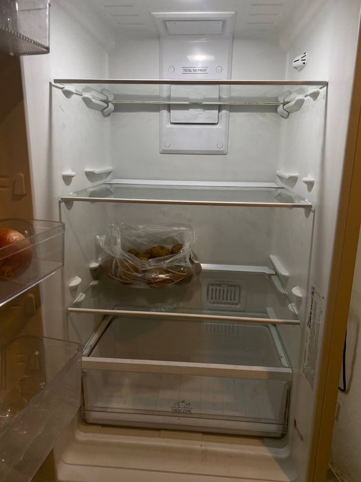 Холодильник Ariston HTR 5180M