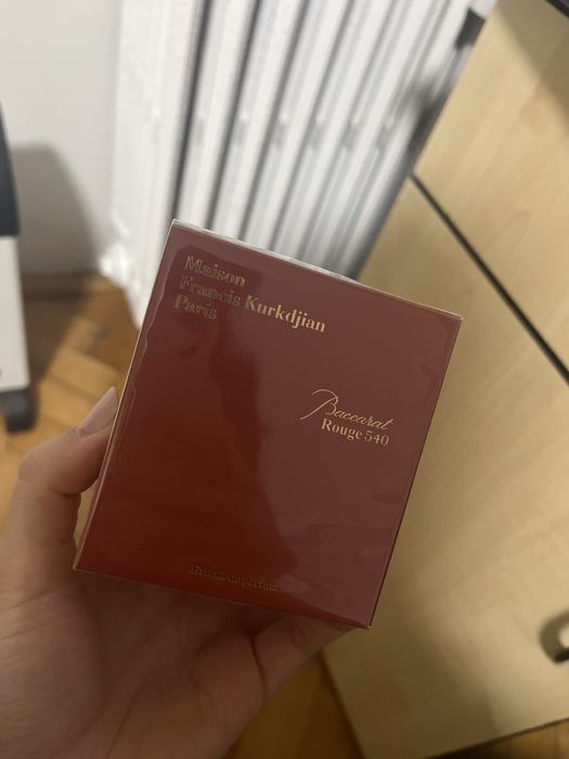 Parfum Baccarat sigilat