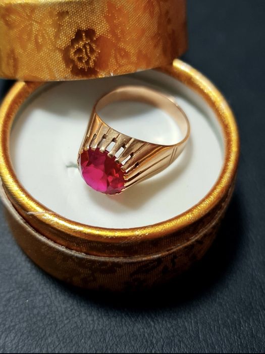 Золотое советское кольцо 583 пробы с рубином