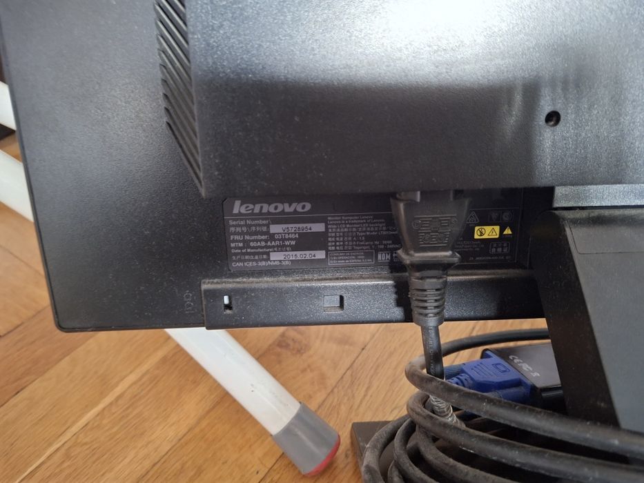 Монитор за компютър Lenovo 19"