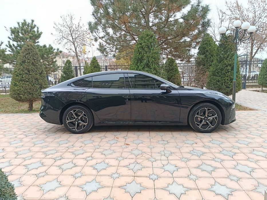 Dongfeng EP 07 2025! Holati yangi. Gibrid 1250 km zapas xod