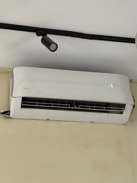 Кондиционер Midea
