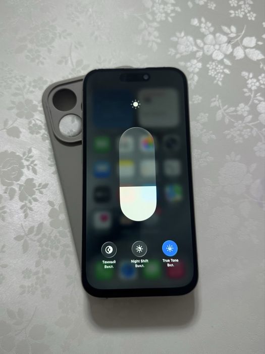 iPhone 15 pro, 128gb, менялся дисплей