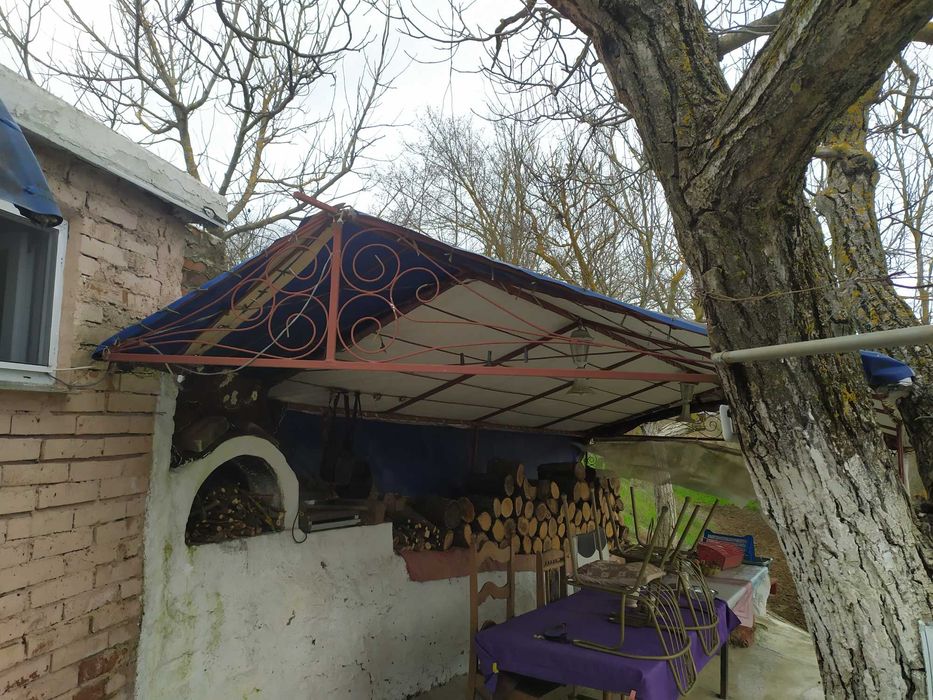 Къща с голям двор