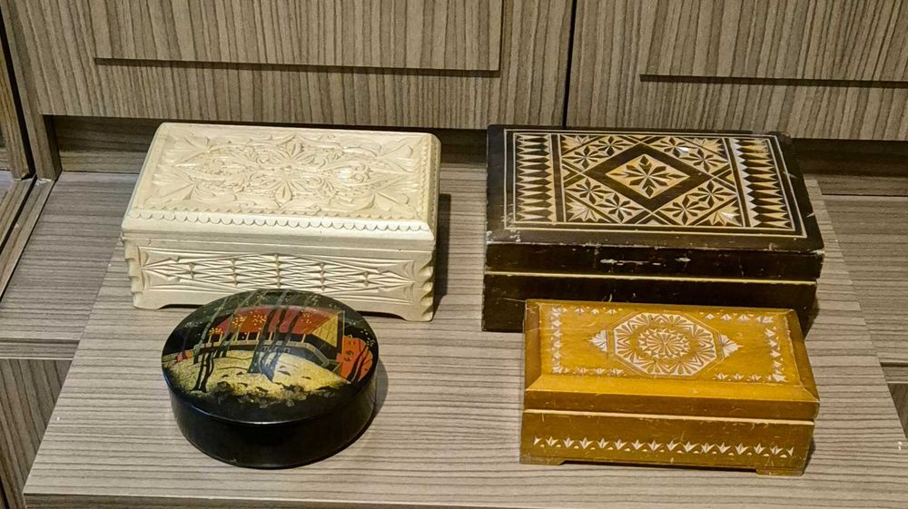 Шкатулки декоративные ,  Изделия из дерева и кожи.