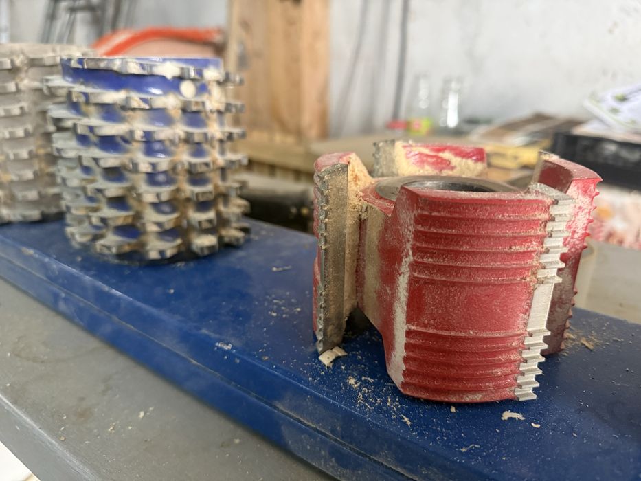 Freza rindeluit , imbinat dinti dek