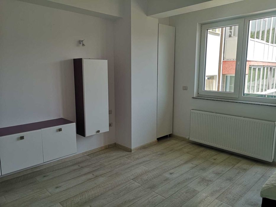 Vând apartament 2 camere în bloc nou.