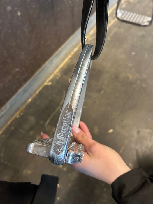 Седло за скачане Prestige 17,5