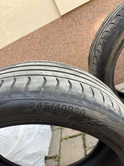 Продам шины 245/40/20