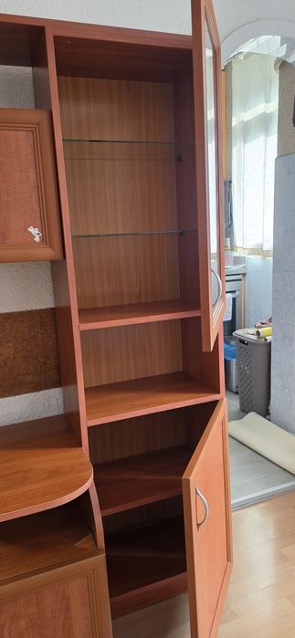 Продавам секция за всекидневна или малък хол.В много добро състояние.Размери 170/180 см.