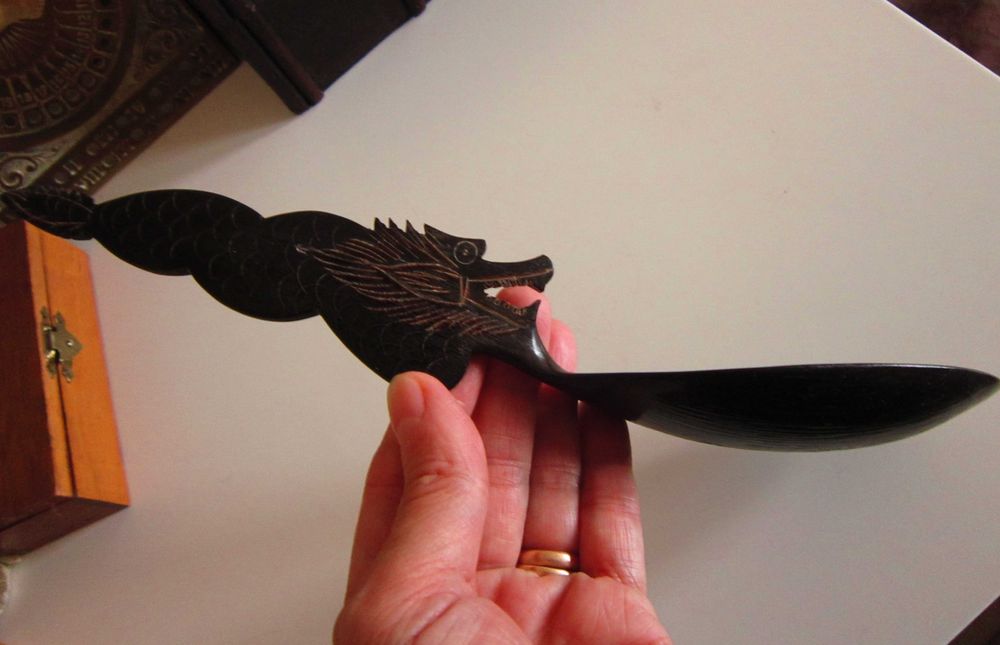 cadou rar Dragon din corn bivol de apa handmade lingura China 1960