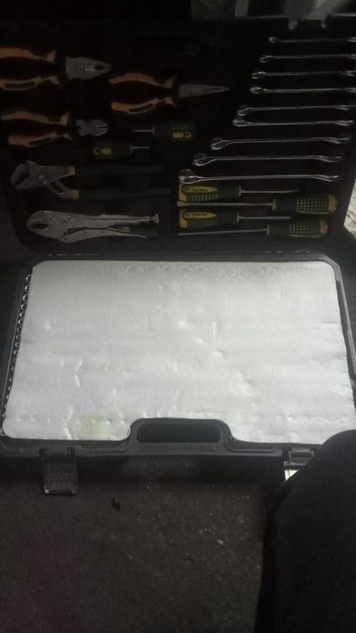 Продам набор инструментов для авто.