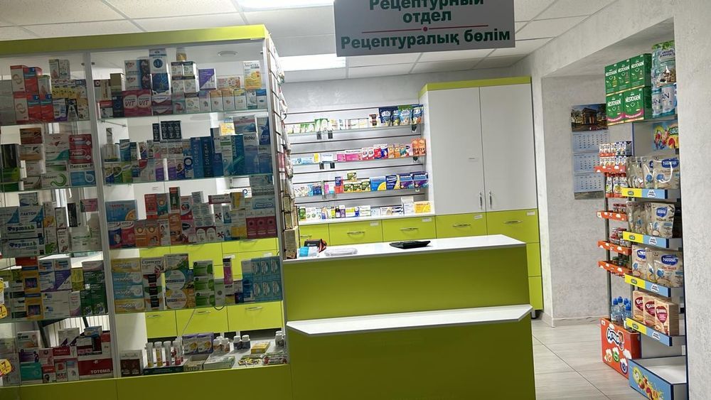 Мебель для аптеки (витрина)