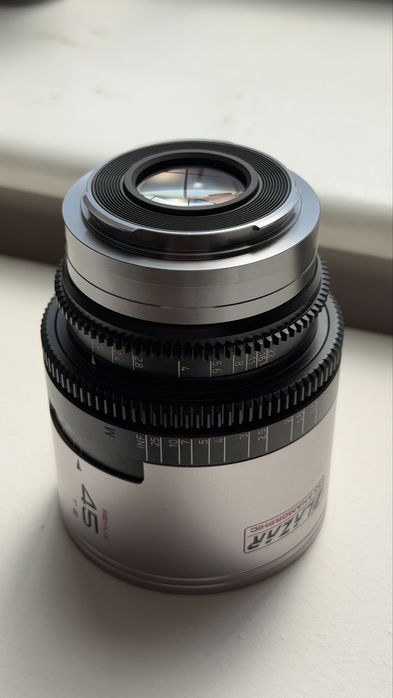 Obiectiv anamorphic 1.5X BLAZAR 45 mm T2.0 pentru Canon EF full frame / PL mount