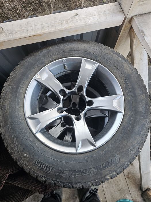 Продам диски с резиной комплект