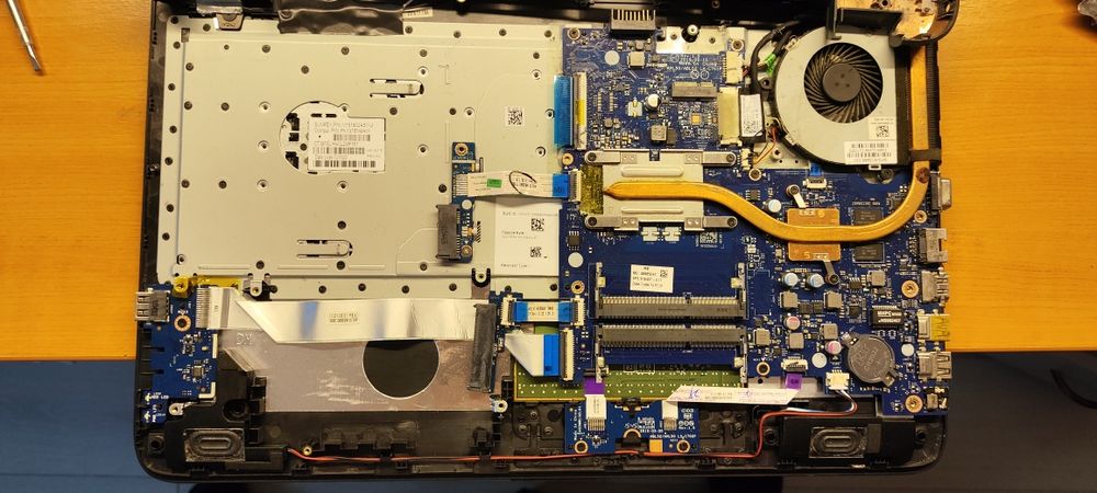 Vând/dezmembrez Laptop HP 250 G2