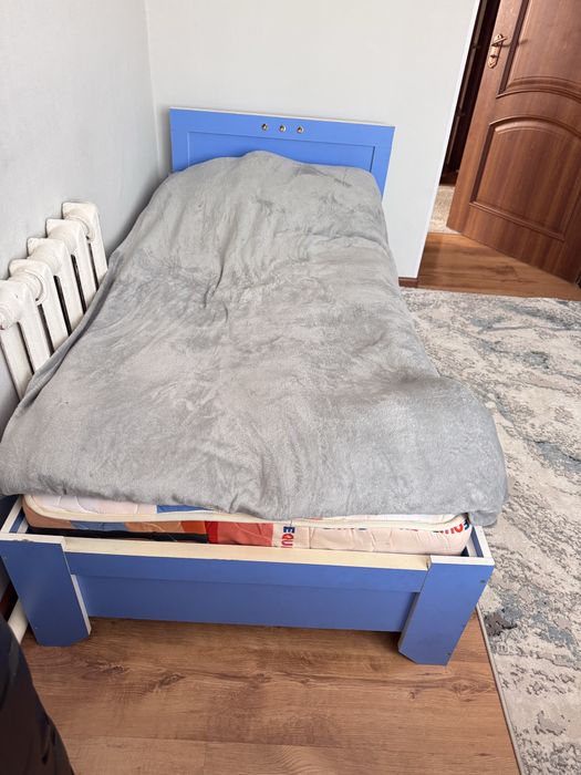 Продам спальный гарнитур