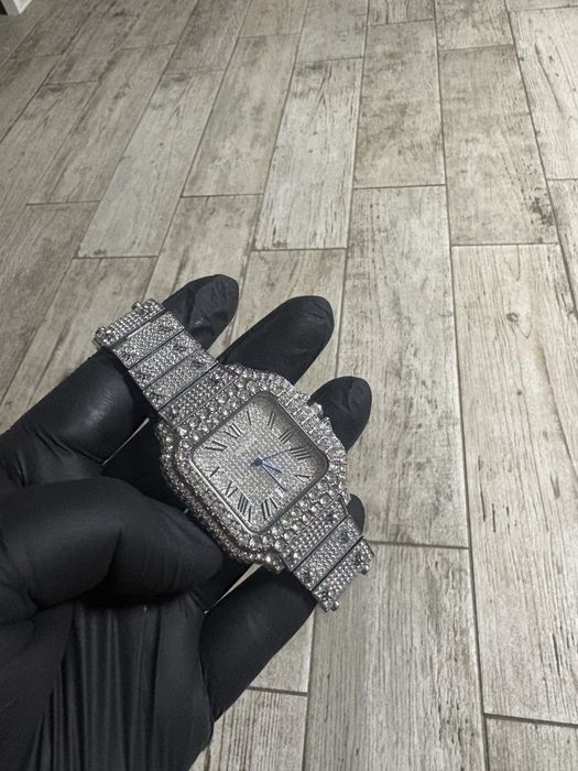 Ceas cu moissanite