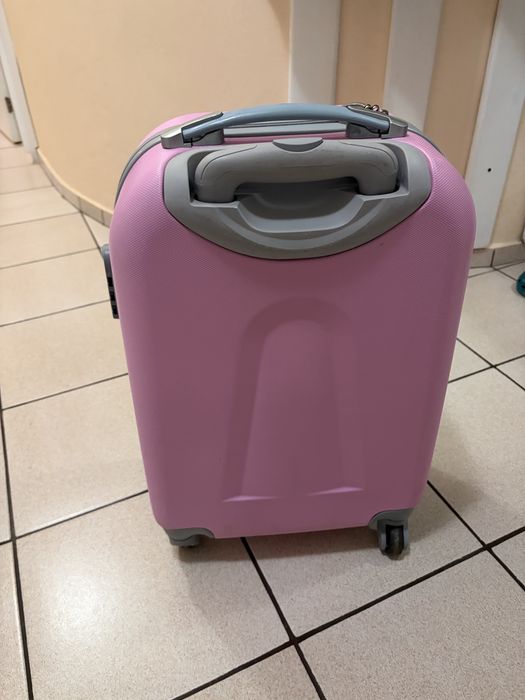 Куфар със заключване