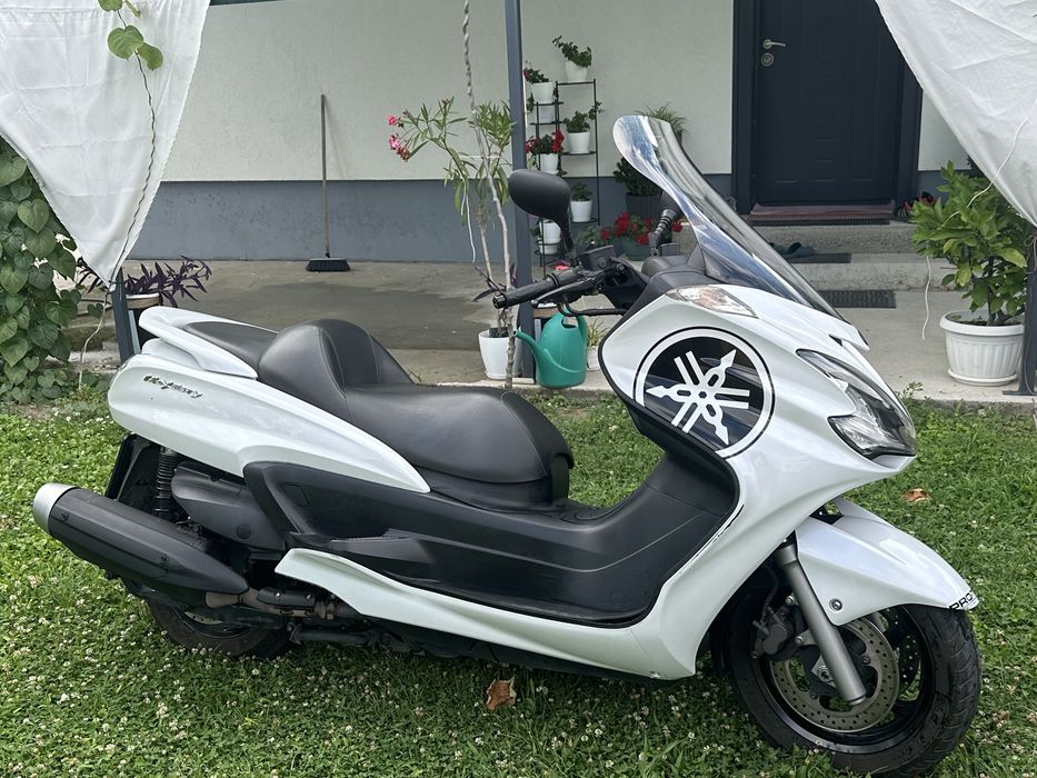 Ямаха Маджести 400