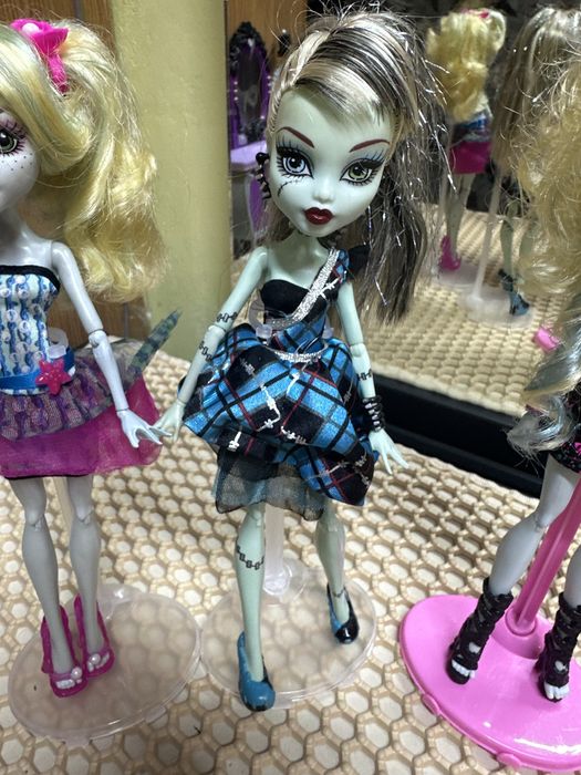 Продам кукол монстр хай!